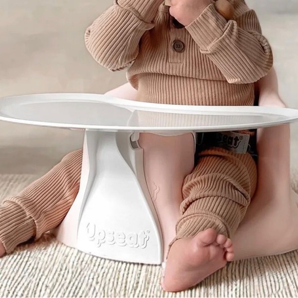 Upseat Baby Floor & Booster Seat with Tray - Picture 4 of 11